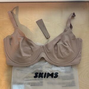 SKIMS Fits Everybody Unlined Demi Bar